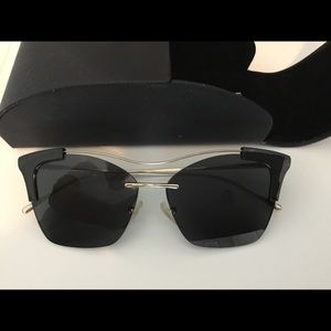 Prada Cat Eye Sunglasses Spr210 like new